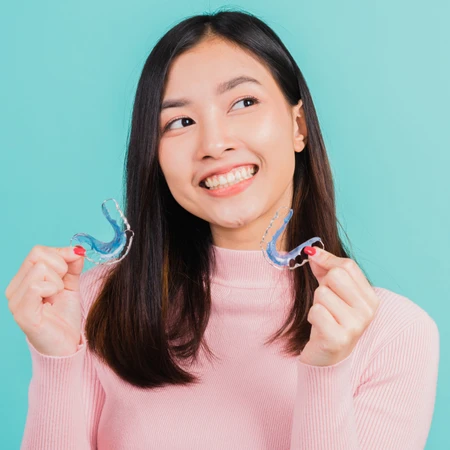 Retainer Lepasan di Merial Health