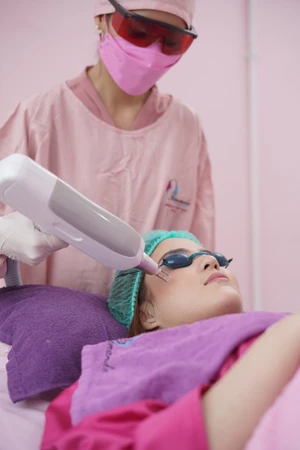 Paket Laser Glowing di Rinanda Skin Care Center