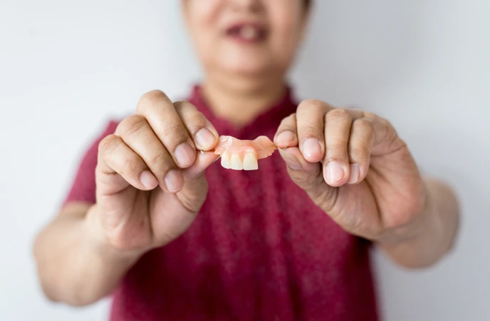 Gigi Palsu Akrilik Plat + 1 Gigi di CS Dental