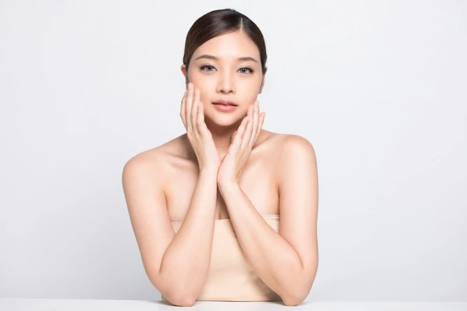 Injeksi Vit C + Colagen di Indria Beauty