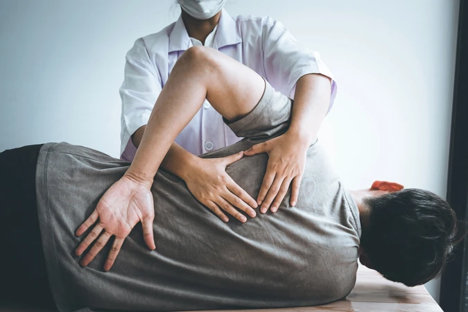 Physiotherapy Senior dilakukan oleh Irma Aryani, SKM, Ftr (1x Visit) di Eltonteknik Physiotherapy