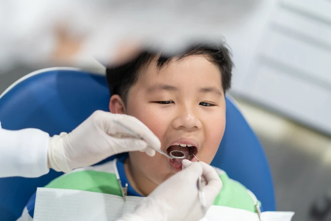 Tambal Gigi Anak oleh drg. Umum di Axel Dental Clinic