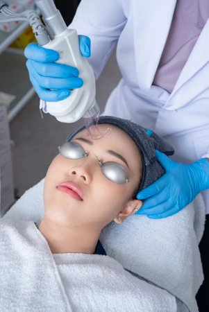 Fraxis Duo Laser : CO2 Fractional di NULOOK Anti Aging & Regenerative Center