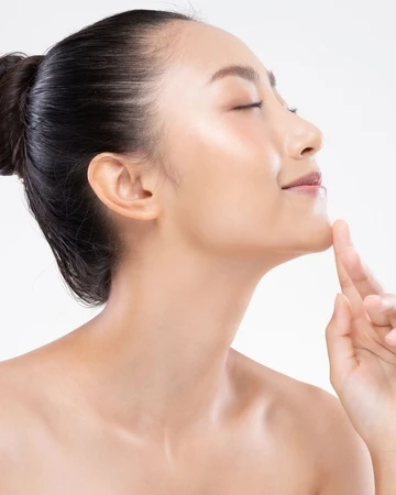 Liposuction : Double Chin di NULOOK Anti Aging & Regenerative Center