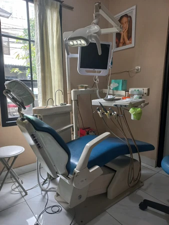 Alveolektomi di Klinik Gigi drg. Venita Tanusuwito