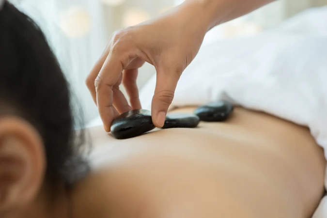 Hot Stone Massage di La Lune Beauty
