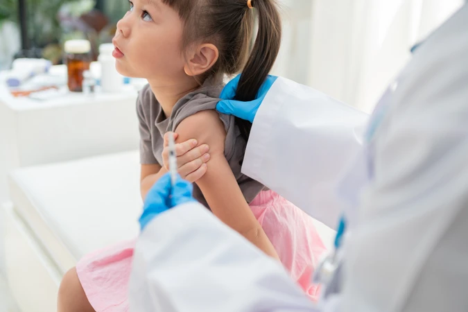 Imunisasi Anak Influenza 3 strains di Klinik Utama Fakhira