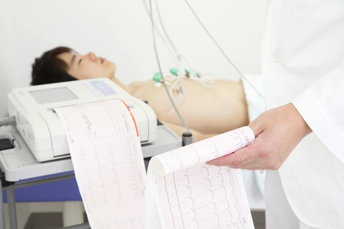 Pemeriksaan EKG di Klinik Tiara Bunda